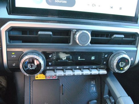 New 2026 Toyota 4Runner Limited AWD/4WD image 14