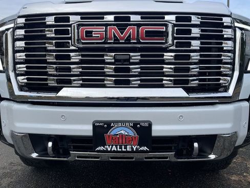 New 2026 GMC Sierra 2500 Denali w/ Denali Reserve Package image 32