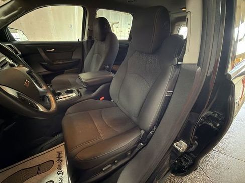 Used 2014 GMC Acadia SLE image 11