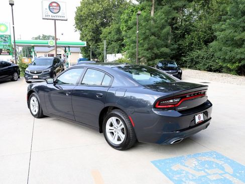 Used 2017 Dodge Charger SE w/ Popular Equipment Group image 5