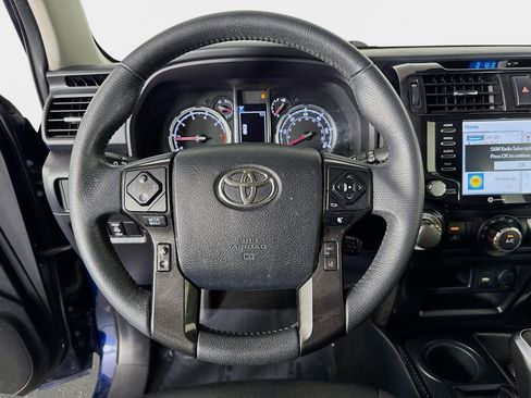 Used 2020 Toyota 4Runner 4WD image 12