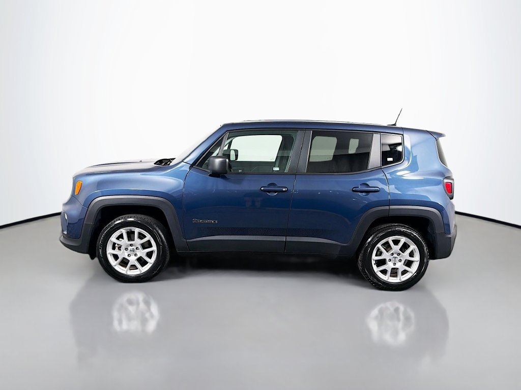 Used 2023 Jeep Renegade Latitude AWD/4WD image 4