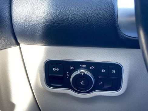 Used 2020 Mercedes-Benz GLB 250 4MATIC image 13