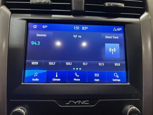 Used 2020 Ford Fusion SE FWD image 12