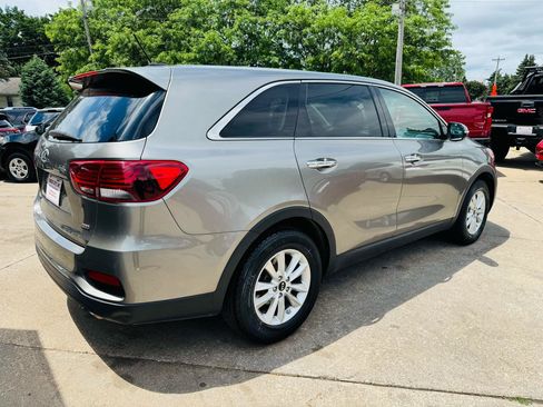Used 2019 Kia Sorento FWD image 3