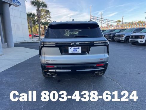 Used 2024 Chevrolet Traverse RS image 32