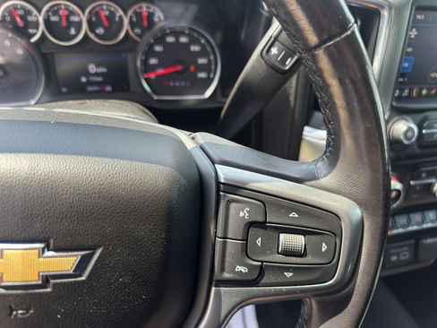 Used 2021 Chevrolet Silverado 1500 LT w/ Z71 Off-Road Package AWD/4WD image 21