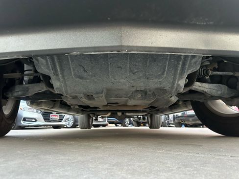 Used 2019 Chevrolet Suburban LT RWD image 61