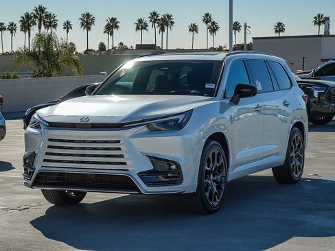 New 2026 Lexus TX 500h AWD image 3