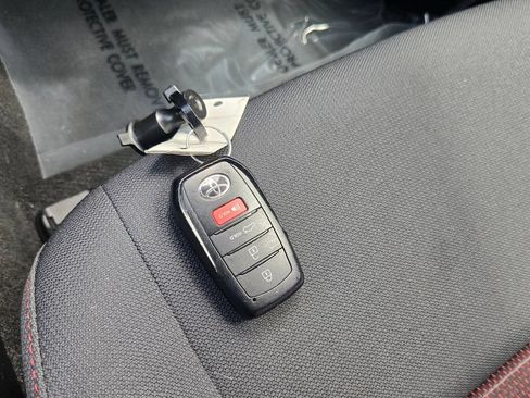Used 2025 Toyota Corolla SE FWD image 26