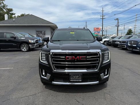 Used 2021 GMC Yukon SLT w/ SLT Premium Package image 2