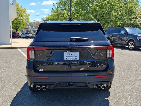 Certified 2025 Ford Explorer ST AWD/4WD image 8