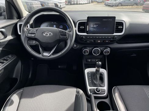 Certified 2024 Hyundai Venue Limited image 4