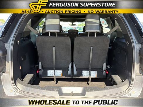 Used 2017 Ford Explorer XLT w/ Equipment Group 202A AWD/4WD image 25