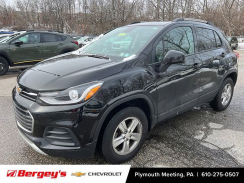 Certified 2022 Chevrolet Trax LT w/ LT Convenience Package image 6