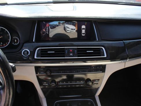 Used 2014 BMW 750Li xDrive image 17