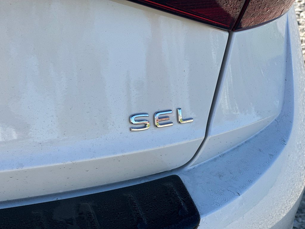 Used 2026 Volkswagen Jetta SEL FWD image 4