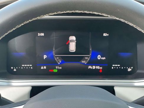 New 2026 Volkswagen Taos SE image 17