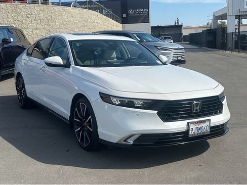 Used 2024 Honda Accord Touring image 2