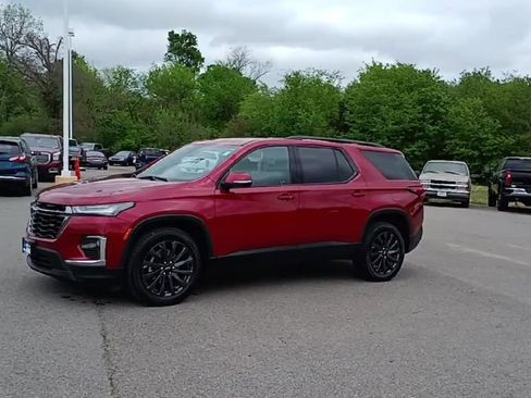 Used 2023 Chevrolet Traverse RS image 4