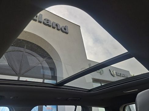 New 2025 Jeep Grand Cherokee L Limited w/ Luxury Tech Group II image 82