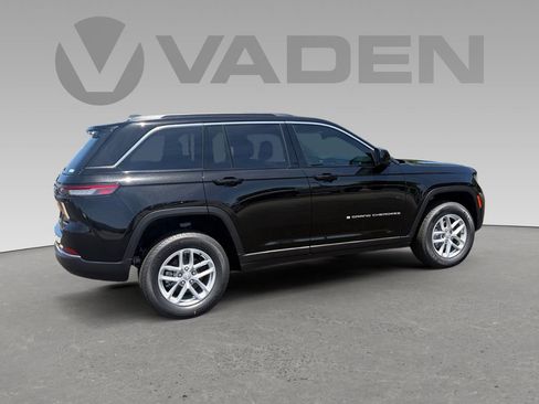 New 2026 Jeep Grand Cherokee Laredo AWD/4WD image 18