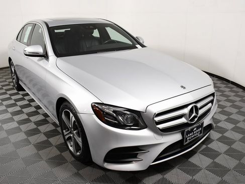 Used 2019 Mercedes-Benz E 300 4MATIC image 9