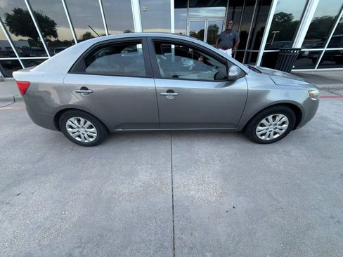 Used 2011 Kia Forte EX FWD image 5