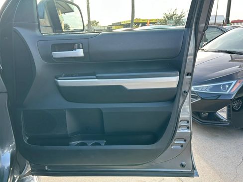 Used 2016 Toyota Tundra SR5 w/ SR5 Upgrade Package RWD image 16