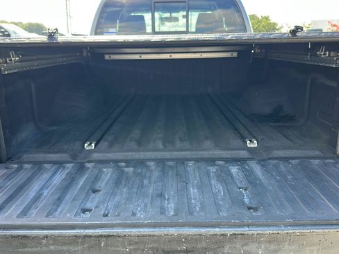 Used 2017 Nissan Frontier SV w/ SV Value Truck Package AWD/4WD image 14