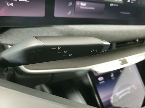 Used 2025 Lucid Air Pure RWD image 32