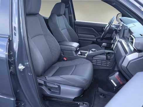 Certified 2024 Toyota Tacoma SR5 AWD/4WD image 17