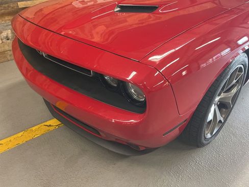 Used 2016 Dodge Challenger R/T RWD image 2