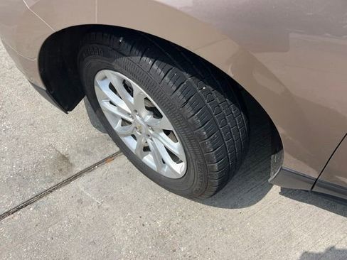 Used 2018 Chevrolet Equinox LS FWD image 26