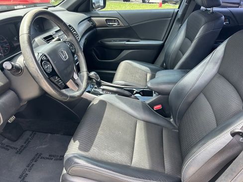 Used 2017 Honda Accord Sport image 11