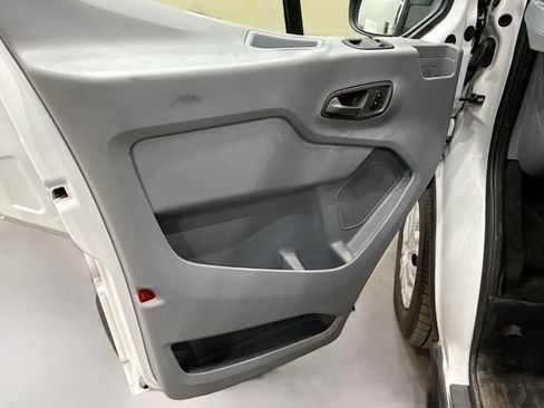 Used 2018 Ford Transit 150 XLT image 13