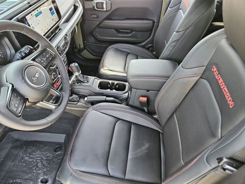 New 2025 Jeep Wrangler Unlimited Rubicon image 16