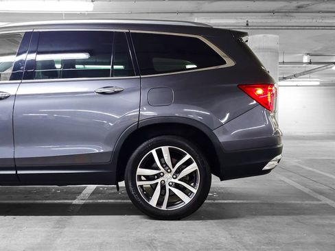 Used 2017 Honda Pilot Elite image 16