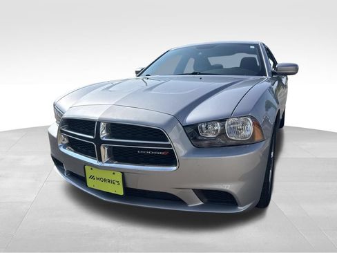 Used 2014 Dodge Charger SE w/ Sport Appearance Group RWD image 2