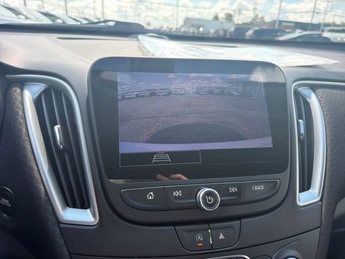 Used 2022 Chevrolet Malibu LS FWD image 20