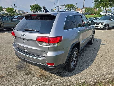Used 2020 Jeep Grand Cherokee Limited w/ Premium Lighting Group AWD/4WD image 3