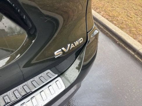 Used 2018 Nissan Rogue SV w/ Premium Package image 47