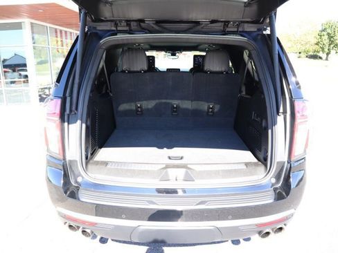 Used 2021 Chevrolet Suburban High Country w/ Premium Package image 19