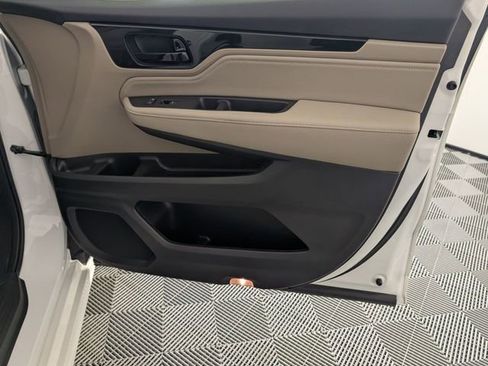 Used 2023 Honda Odyssey Elite image 36