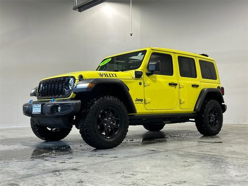 Used 2024 Jeep Wrangler Unlimited image 2