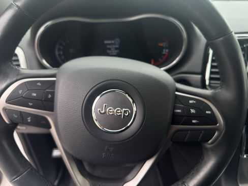 Used 2019 Jeep Grand Cherokee Altitude AWD/4WD image 24