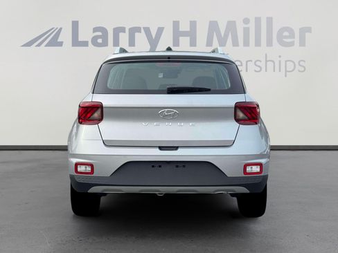 New 2026 Hyundai Venue SEL FWD image 6