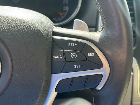 Used 2015 Jeep Grand Cherokee Overland AWD/4WD image 19