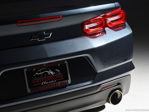 Used 2021 Chevrolet Camaro LT image 18