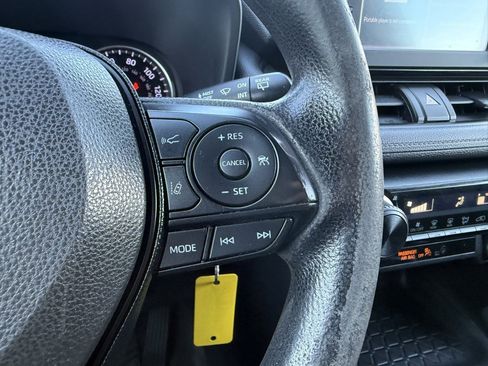 Used 2019 Toyota RAV4 LE image 18